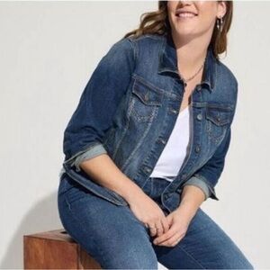 Torrid Jean Jacket Distressed Stretch Blue Denim Button Closure Pockets (3X)